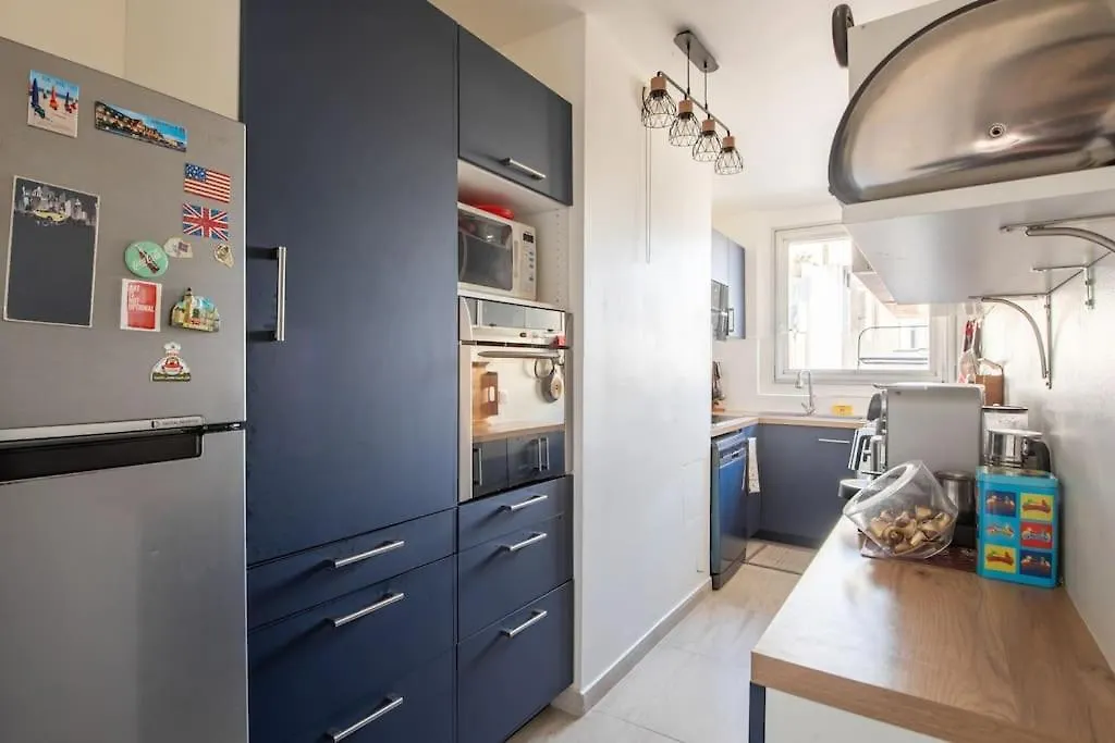 Paul Valery - Spacieux Appartement Proche De L'Arc De Triomphe Paris 0*,  France