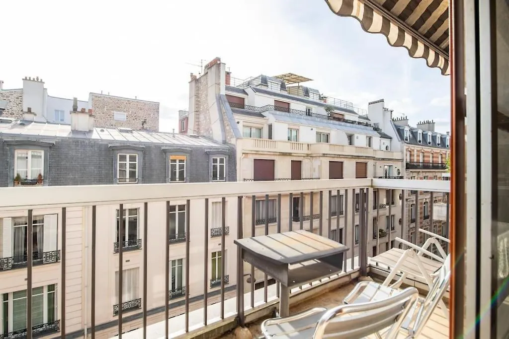 Paul Valery - Spacieux Appartement Proche De L'Arc De Triomphe Paris