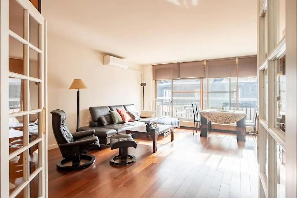Paul Valery - Spacieux Appartement Proche De L'Arc De Triomphe Paris 0*,