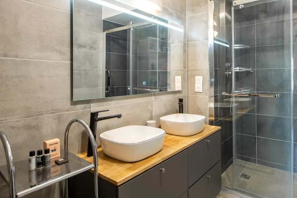 Paul Valery - Spacieux Appartement Proche De L'Arc De Triomphe Paris