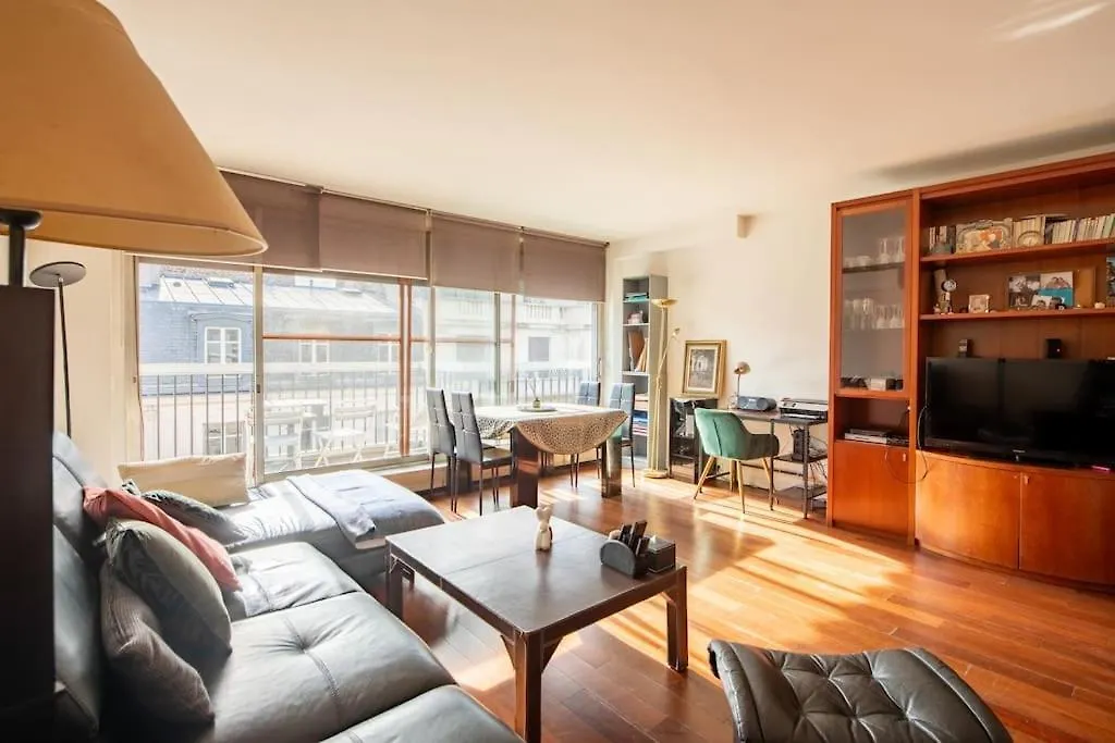 Paul Valery - Spacieux Appartement Proche De L\'Arc De Triomphe contacts