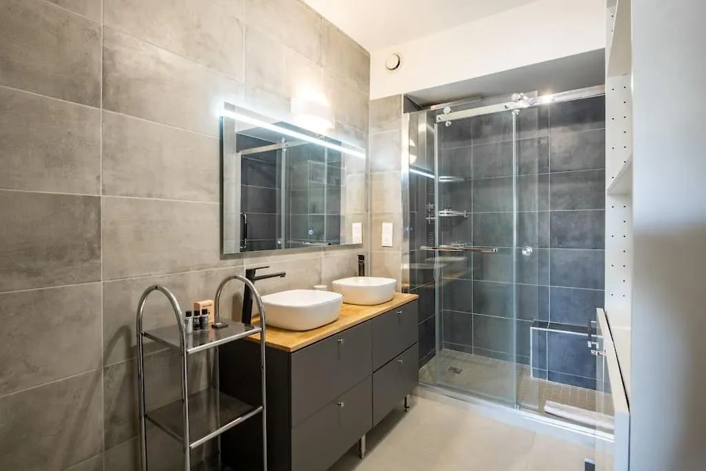 Apartman Paul Valery - Spacieux Appartement Proche De L'Arc De Triomphe Párizs