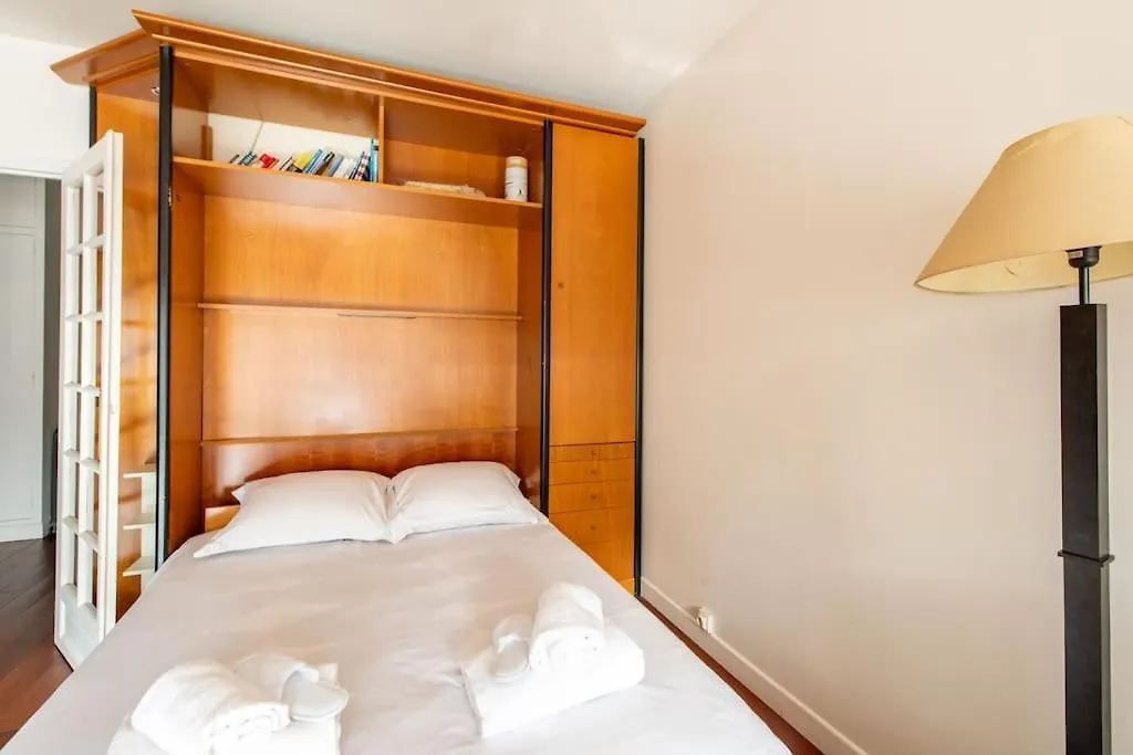 Paul Valery - Spacieux Appartement Proche De L'Arc De Triomphe Párizs Apartman